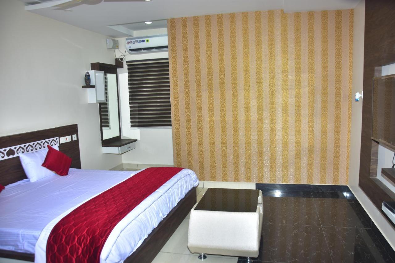 Hotel Pagadala Grand Residency Bāpatla Exterior foto