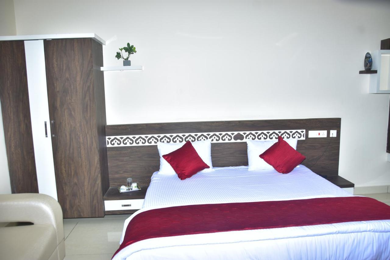 Hotel Pagadala Grand Residency Bāpatla Exterior foto