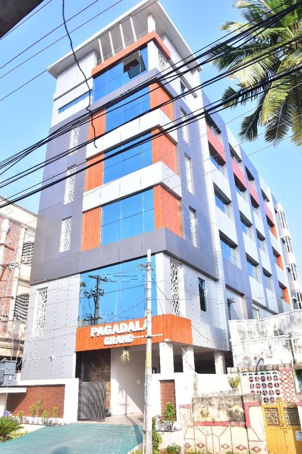 Hotel Pagadala Grand Residency Bāpatla Exterior foto